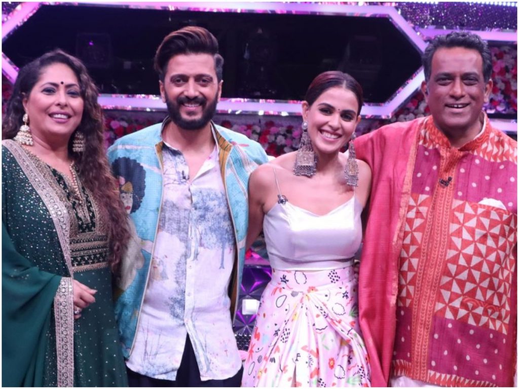 Super Dancer Chapter 4 | This weekend, adorable Bollywood couple Riteish Deshmukh and Genelia D'Souza grace the sets of Super Dancer Chapter 4 to celebrate ‘Shaadi Special’ episode