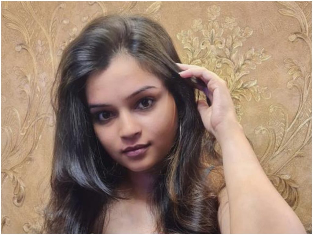 Kak’s Salon and spa is the best place if you want to have a gorgeous look says Shreya Kulkarni.